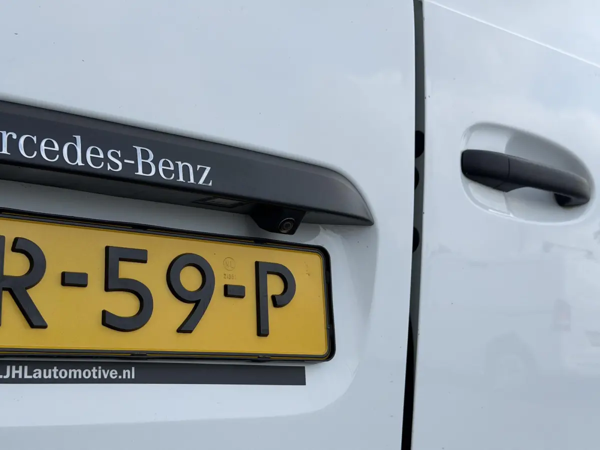 111 CDI Lang*NAVI*CAM*ECC*CRUISE*TEL*PDC*SIDEBARS*
