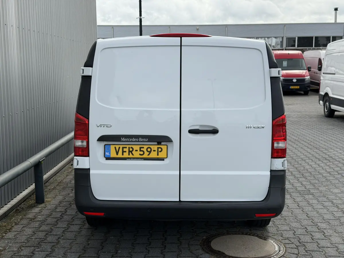 111 CDI Lang*NAVI*CAM*ECC*CRUISE*TEL*PDC*SIDEBARS*