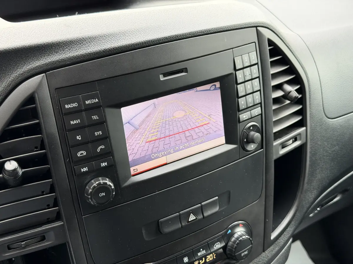 111 CDI Lang*NAVI*CAM*ECC*CRUISE*TEL*PDC*SIDEBARS*