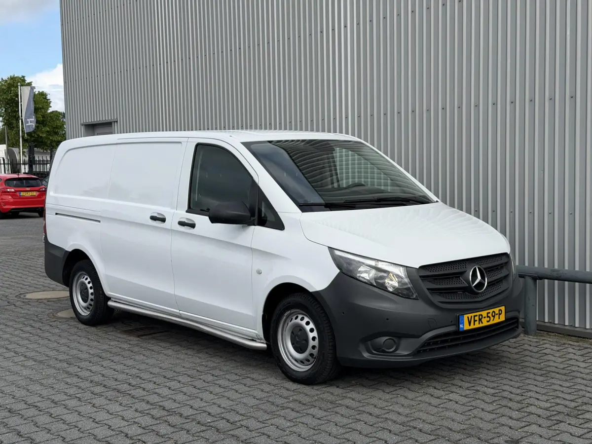111 CDI Lang*NAVI*CAM*ECC*CRUISE*TEL*PDC*SIDEBARS*