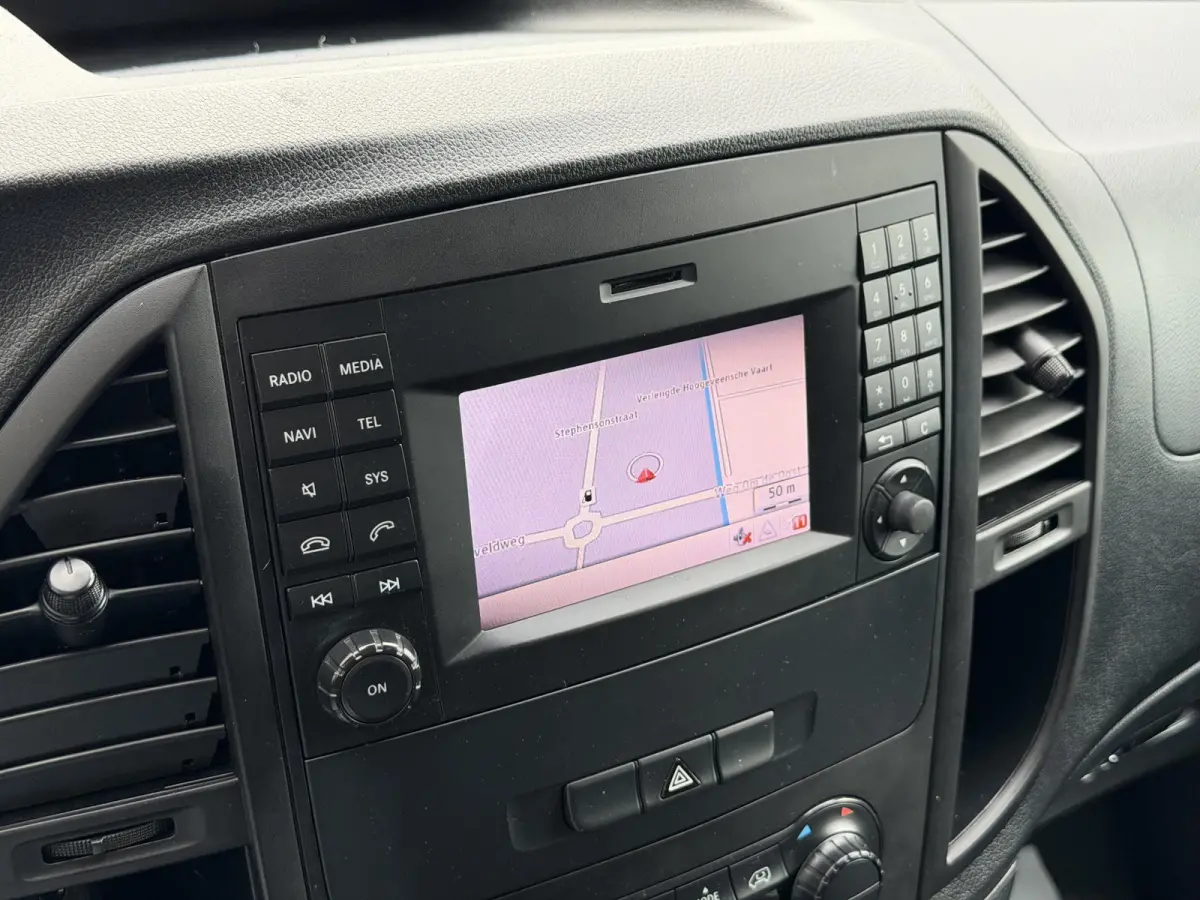 111 CDI Lang*NAVI*CAM*ECC*CRUISE*TEL*PDC*SIDEBARS*