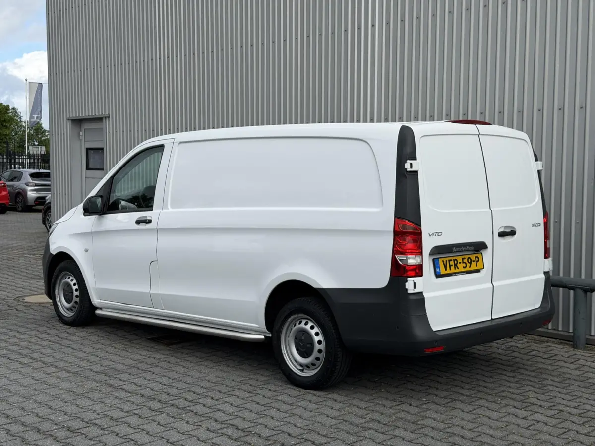 111 CDI Lang*NAVI*CAM*ECC*CRUISE*TEL*PDC*SIDEBARS*