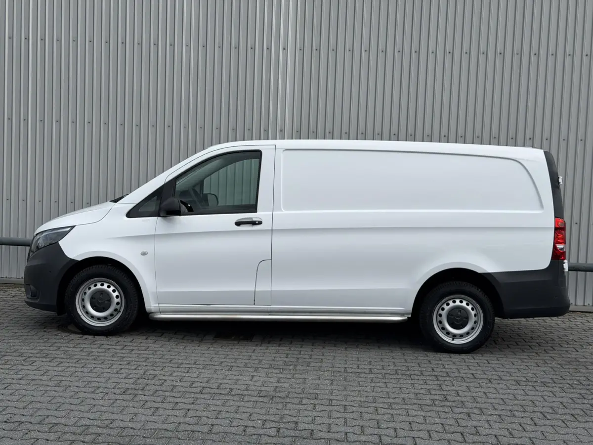 111 CDI Lang*NAVI*CAM*ECC*CRUISE*TEL*PDC*SIDEBARS*