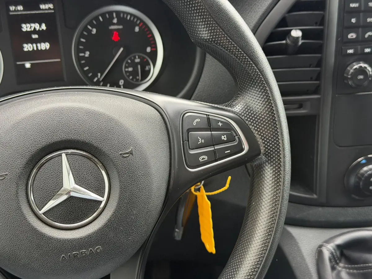 111 CDI Lang*NAVI*CAM*ECC*CRUISE*TEL*PDC*SIDEBARS*