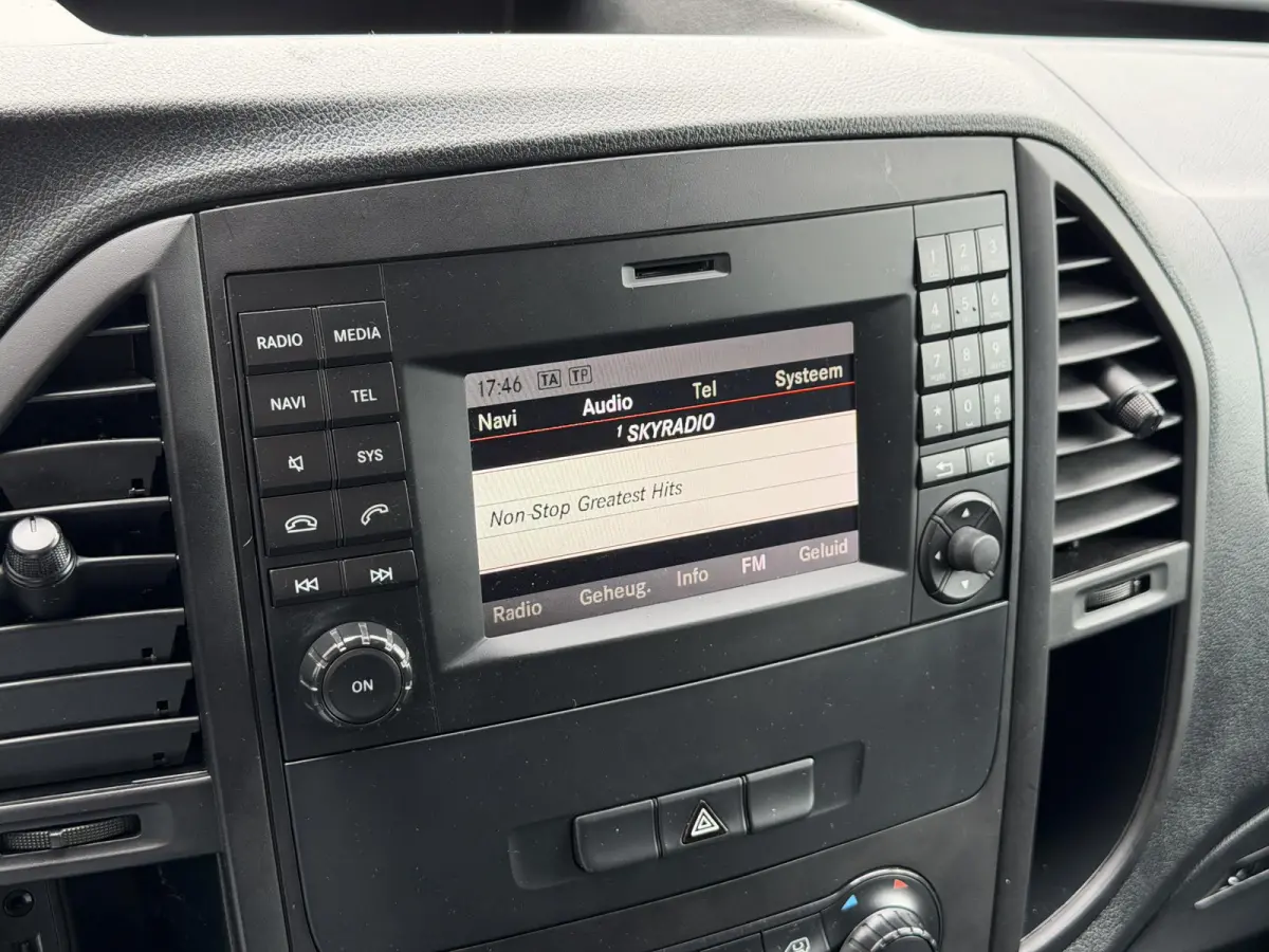 111 CDI Lang*NAVI*CAM*ECC*CRUISE*TEL*PDC*SIDEBARS*