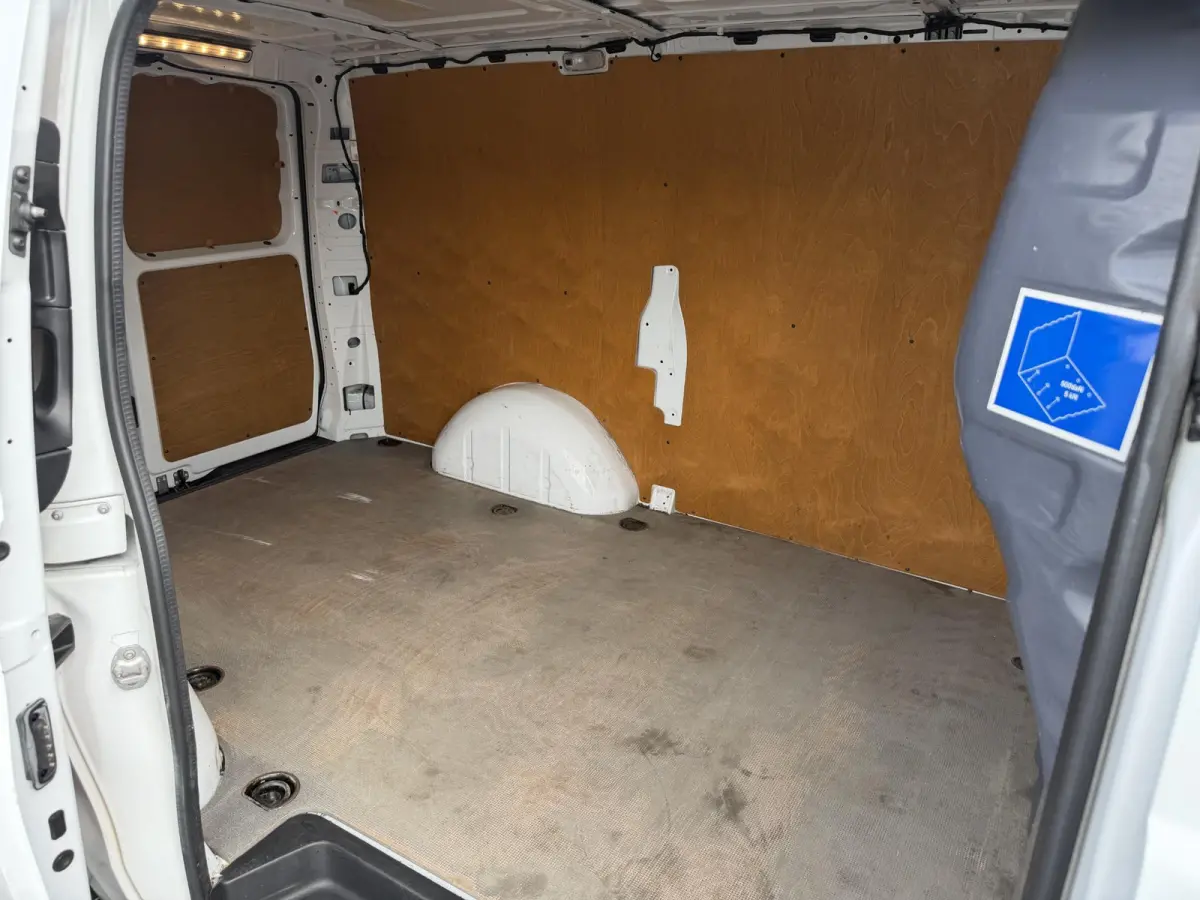 111 CDI Lang*NAVI*CAM*ECC*CRUISE*TEL*PDC*SIDEBARS*