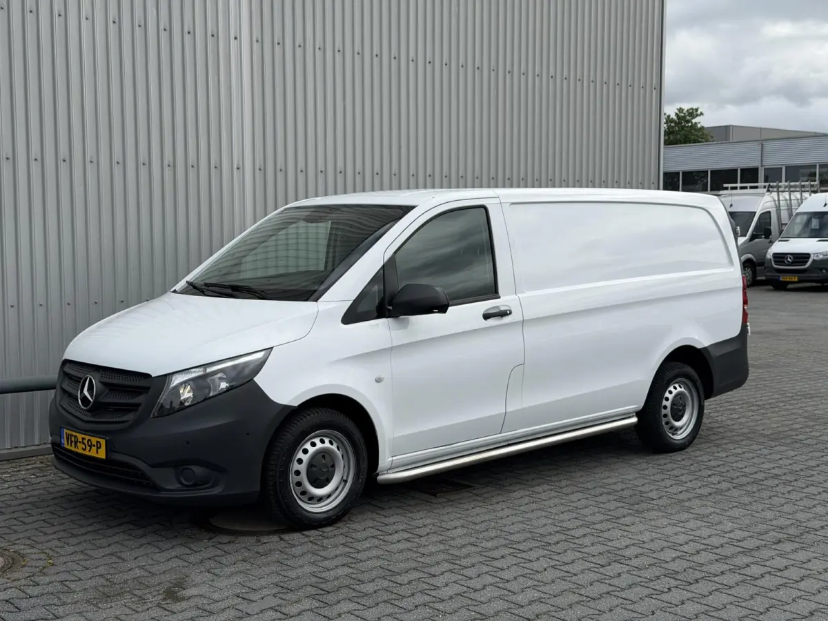 111 CDI Lang*NAVI*CAM*ECC*CRUISE*TEL*PDC*SIDEBARS*