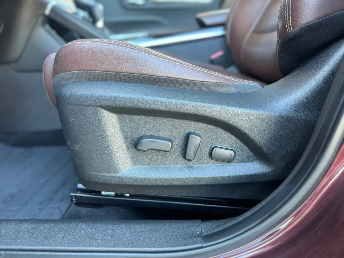 4WD Automaat Bom Vol Nette Auto