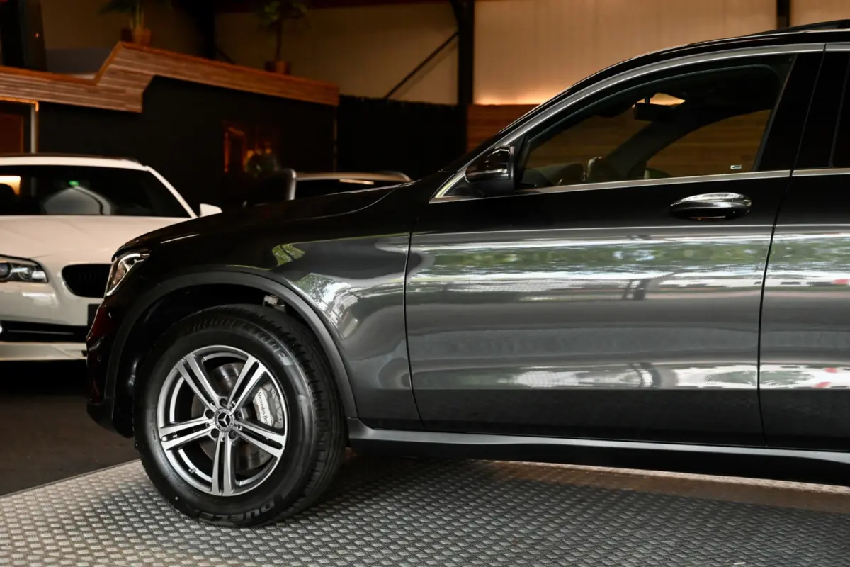 300e 4MATIC - Distronic+ - 360 Camera - Memory - El. Trekhaak - Keyless Entry - Leer -