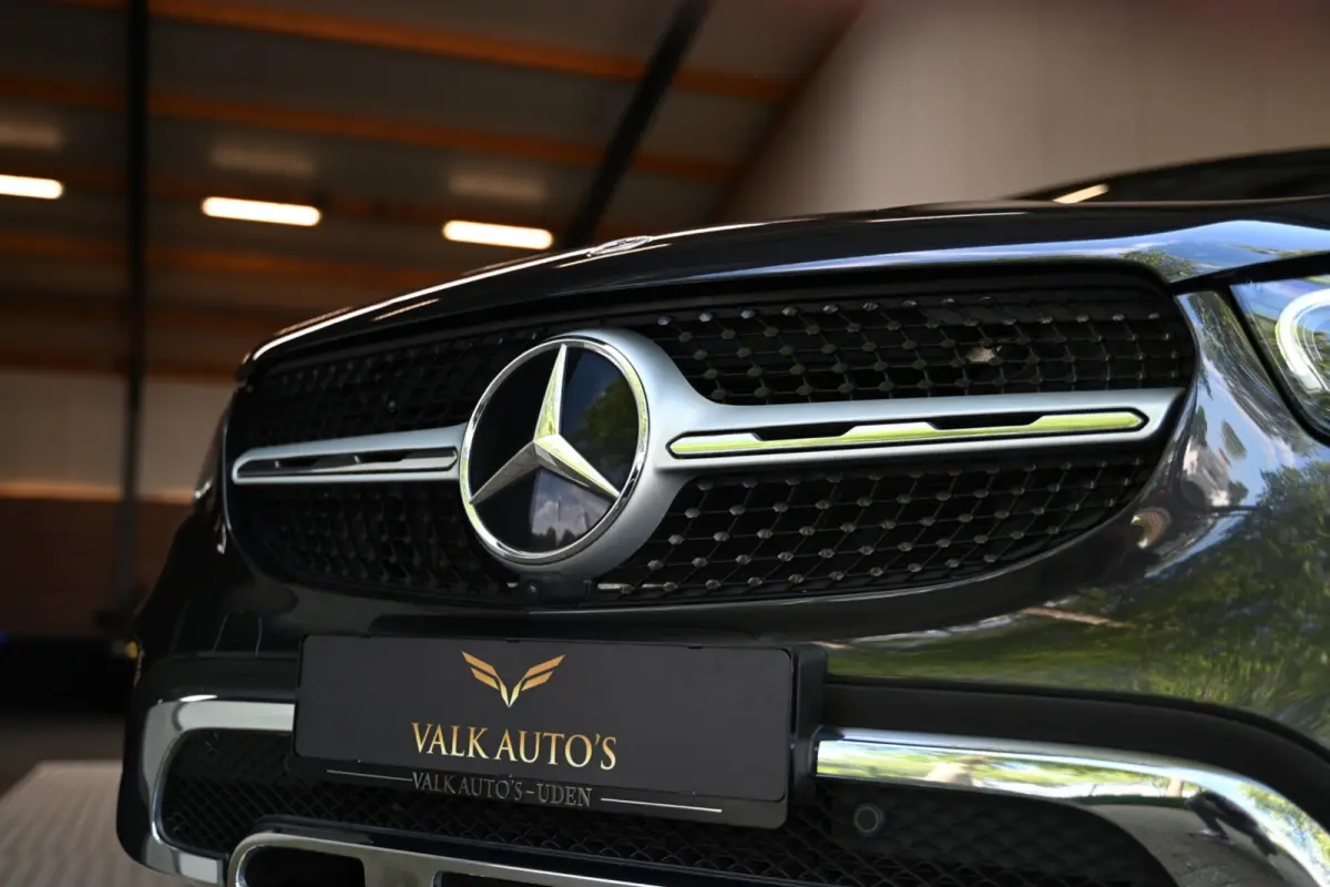 300e 4MATIC - Distronic+ - 360 Camera - Memory - El. Trekhaak - Keyless Entry - Leer -