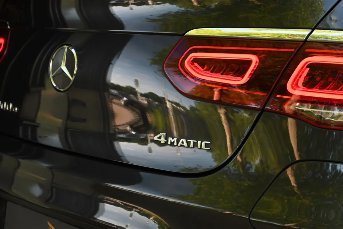 300e 4MATIC - Distronic+ - 360 Camera - Memory - El. Trekhaak - Keyless Entry - Leer -
