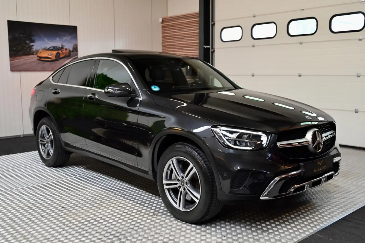 300e 4MATIC - Distronic+ - 360 Camera - Memory - El. Trekhaak - Keyless Entry - Leer -