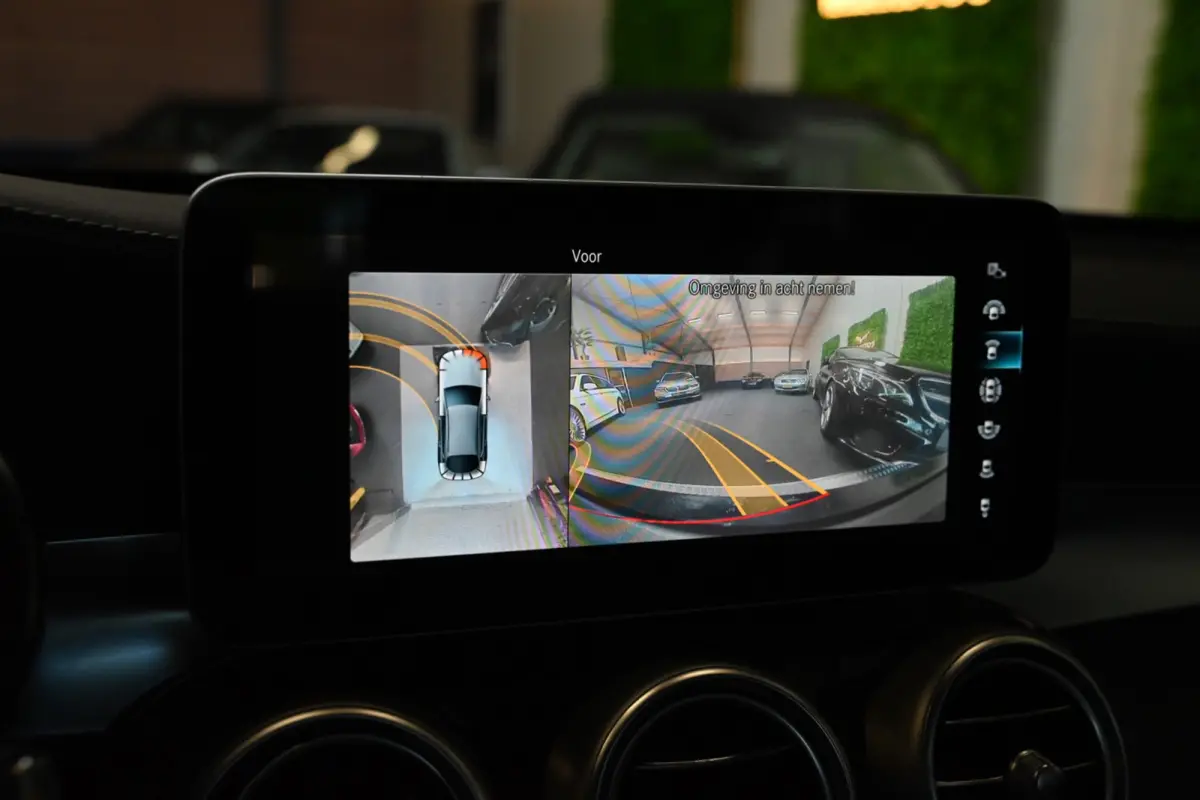 300e 4MATIC - Distronic+ - 360 Camera - Memory - El. Trekhaak - Keyless Entry - Leer -