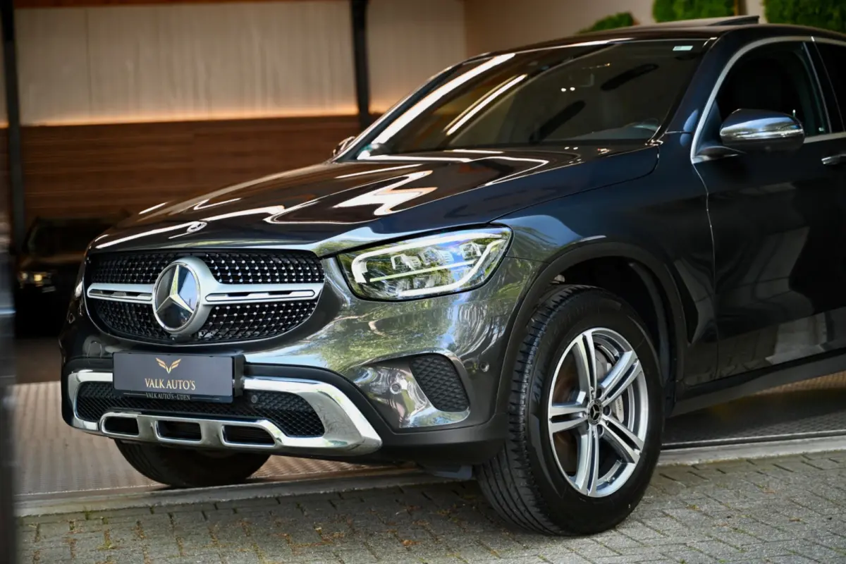 300e 4MATIC - Distronic+ - 360 Camera - Memory - El. Trekhaak - Keyless Entry - Leer -