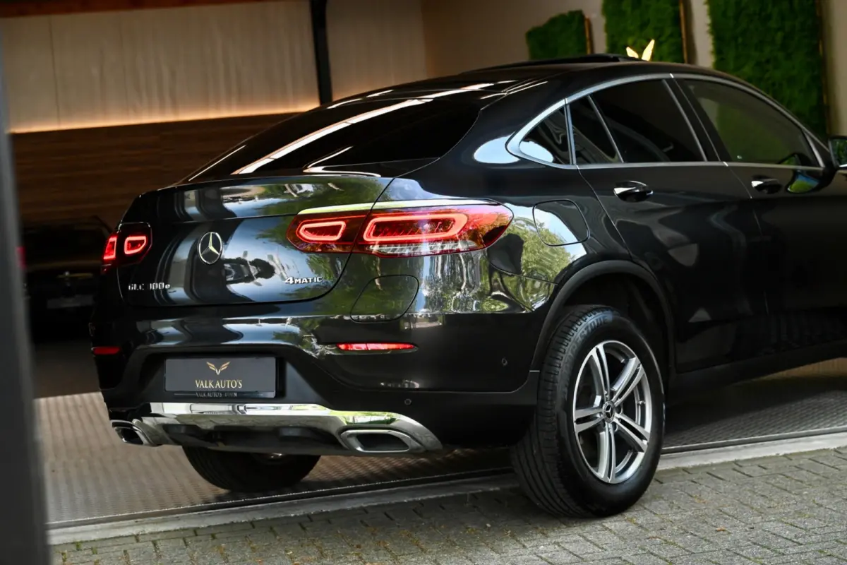 300e 4MATIC - Distronic+ - 360 Camera - Memory - El. Trekhaak - Keyless Entry - Leer -
