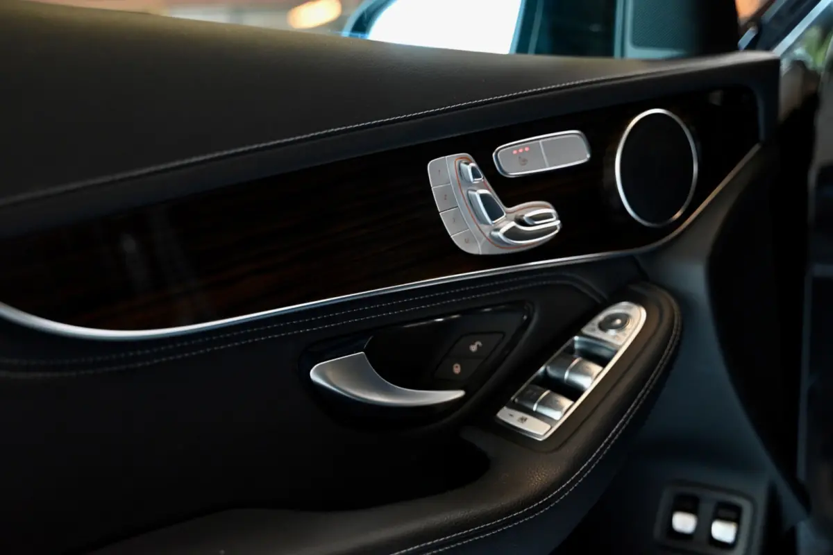 300e 4MATIC - Distronic+ - 360 Camera - Memory - El. Trekhaak - Keyless Entry - Leer -