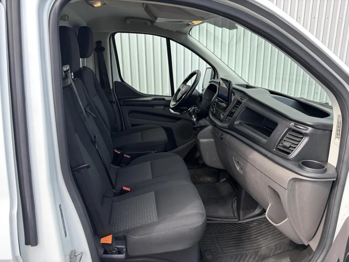 300 2.0 TDCI L2H1*MHEV*3-PERS.*A/C*HAAK*CRUISE*PDC