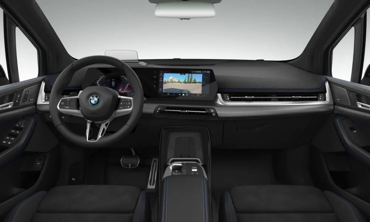 225e xDrive M Sportpakket | Travel Pack | Driver Assistant Plus | Stoelen Pakket | Trekhaak Pakket