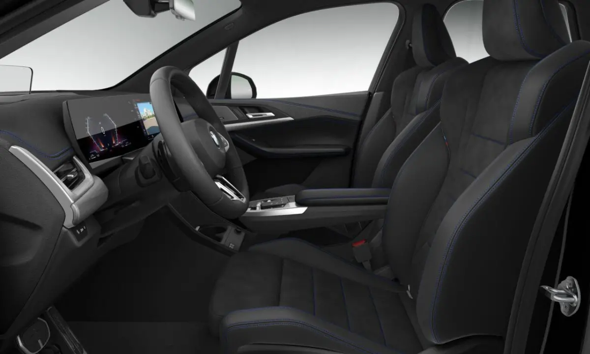 225e xDrive M Sportpakket | Travel Pack | Driver Assistant Plus | Stoelen Pakket | Trekhaak Pakket