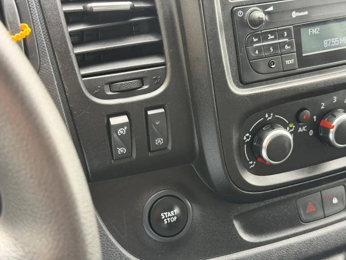 2.0 dCi 145 T30 L2H1 Comfort*CRUISE*A/C*TEL*3PERS*