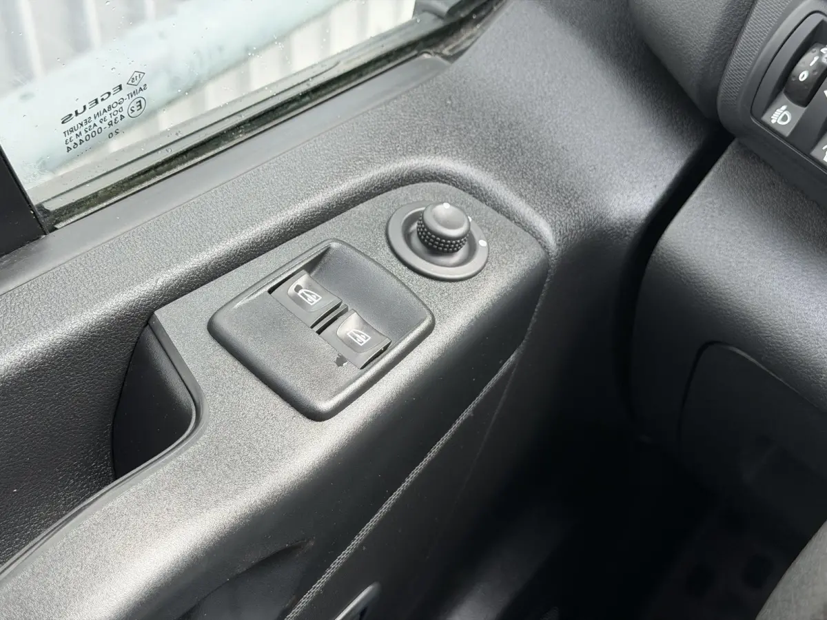 2.0 dCi 145 T30 L2H1 Comfort*CRUISE*A/C*TEL*3PERS*