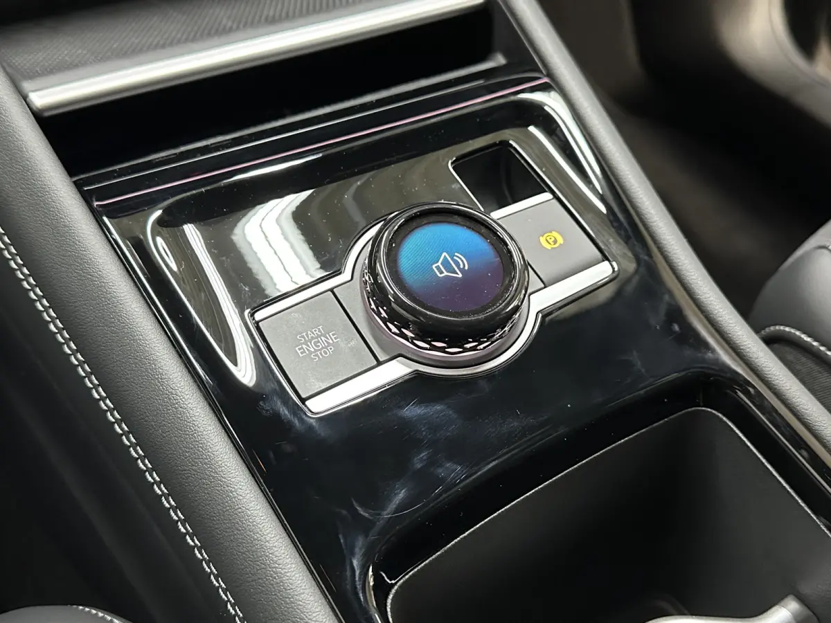 1.5 eHybrid R-Line | Trekhaak-pakket | Navigatie-pakket | Stoel- & stuurverwarming