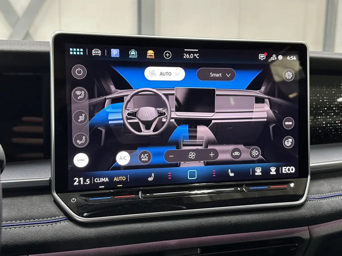 1.5 eHybrid R-Line | Trekhaak-pakket | Navigatie-pakket | Stoel- & stuurverwarming