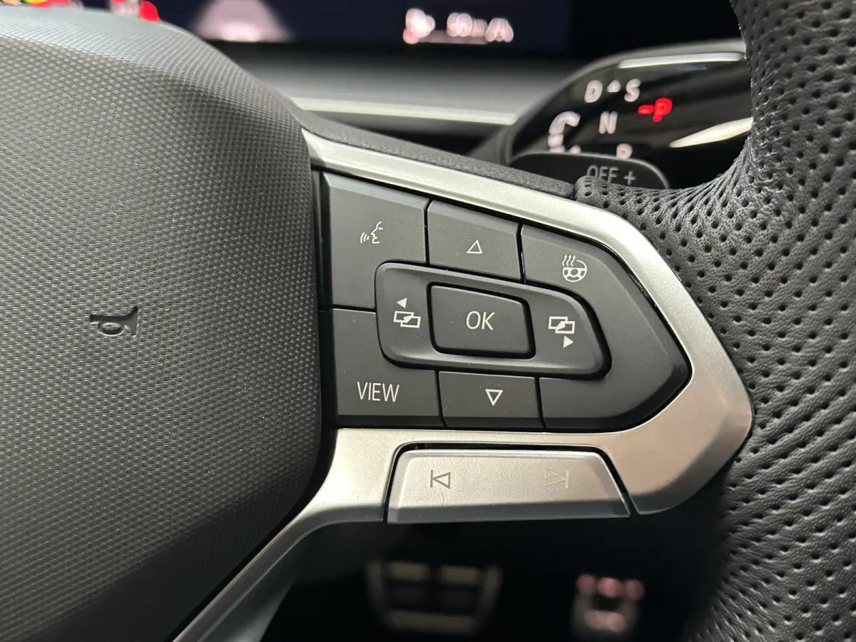 1.5 eHybrid R-Line | Trekhaak-pakket | Navigatie-pakket | Stoel- & stuurverwarming