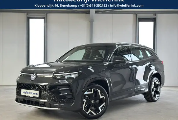 1.5 eHybrid R-Line | Trekhaak-pakket | Navigatie-pakket | Stoel- & stuurverwarming