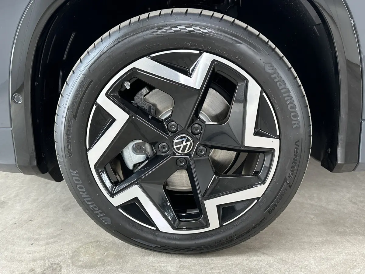 1.5 eHybrid R-Line | Trekhaak-pakket | Navigatie-pakket | Stoel- & stuurverwarming