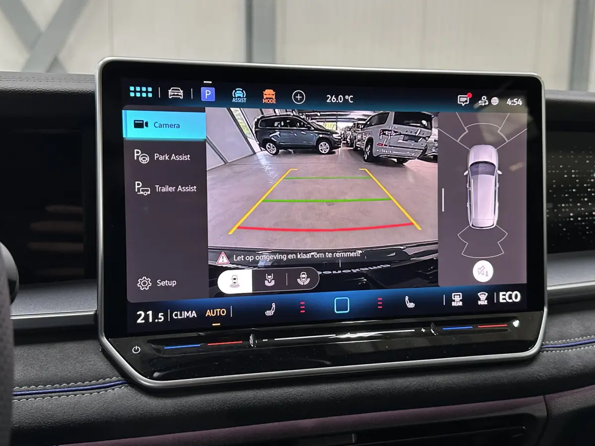 1.5 eHybrid R-Line | Trekhaak-pakket | Navigatie-pakket | Stoel- & stuurverwarming