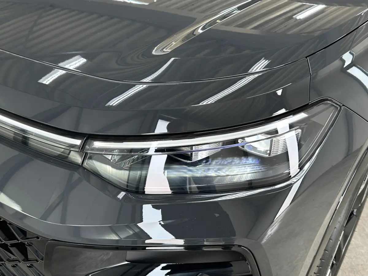 1.5 eHybrid R-Line | Trekhaak-pakket | Navigatie-pakket | Stoel- & stuurverwarming