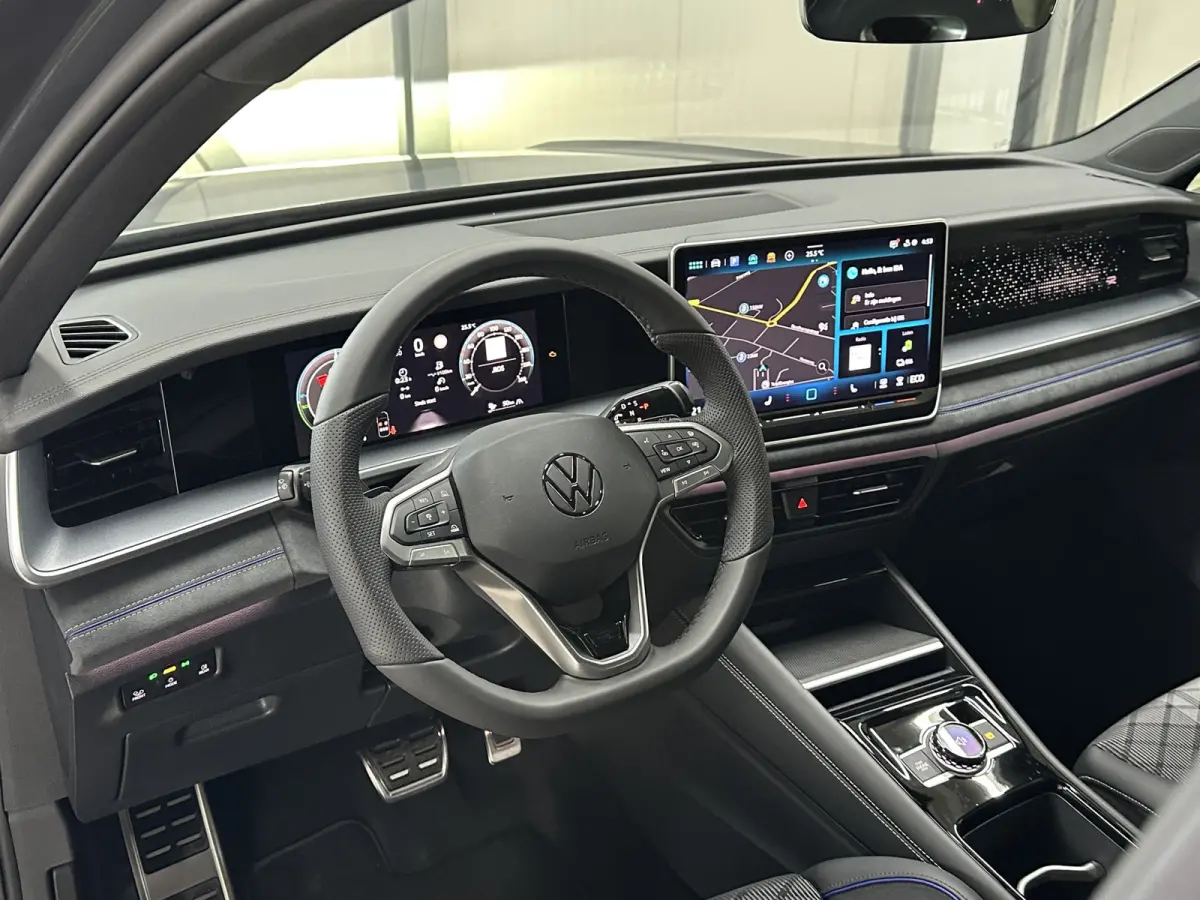 1.5 eHybrid R-Line | Trekhaak-pakket | Navigatie-pakket | Stoel- & stuurverwarming