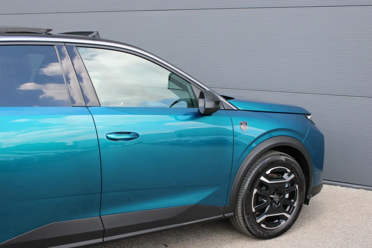 1.6 plug-in Hybrid 195pk GT | Automaat | Navigatie | Camera | Panorama/schuifdak | Luxe stoelen | Massage | 3.750km |