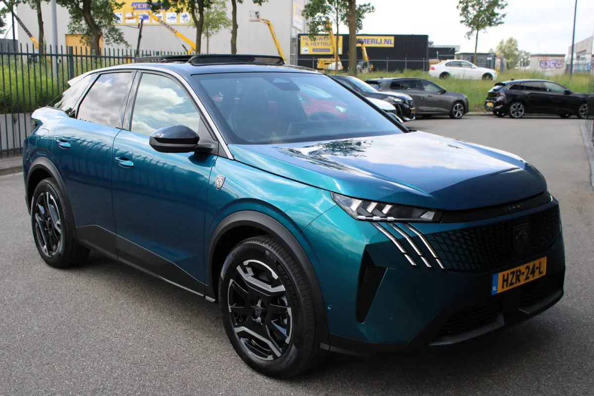 1.6 plug-in Hybrid 195pk GT | Automaat | Navigatie | Camera | Panorama/schuifdak | Luxe stoelen | Massage | 3.750km |