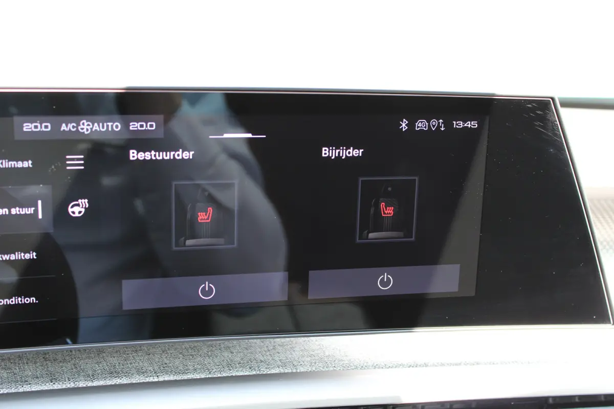 1.6 plug-in Hybrid 195pk GT | Automaat | Navigatie | Camera | Panorama/schuifdak | Luxe stoelen | Massage | 3.750km |