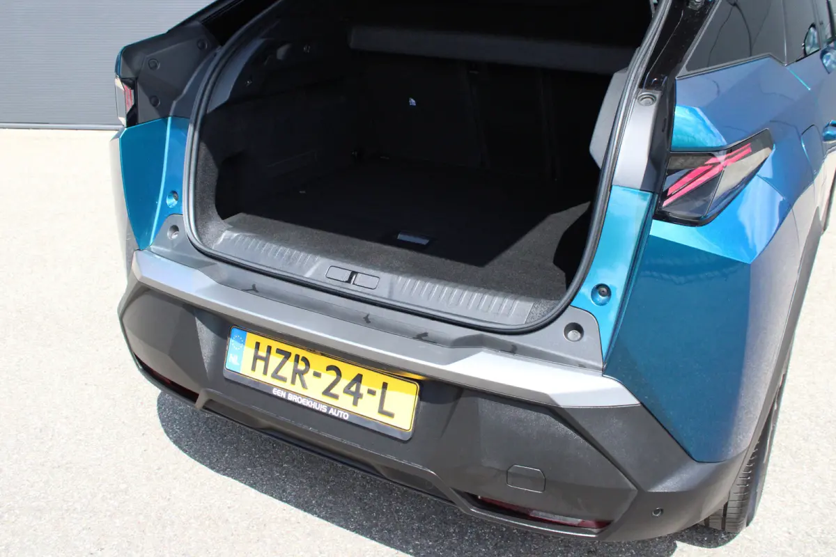 1.6 plug-in Hybrid 195pk GT | Automaat | Navigatie | Camera | Panorama/schuifdak | Luxe stoelen | Massage | 3.750km |