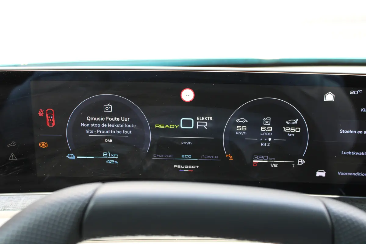1.6 plug-in Hybrid 195pk GT | Automaat | Navigatie | Camera | Panorama/schuifdak | Luxe stoelen | Massage | 3.750km |