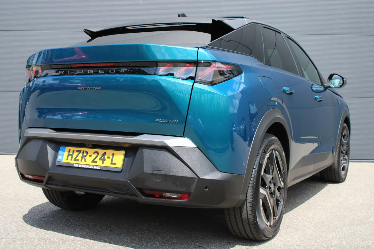 1.6 plug-in Hybrid 195pk GT | Automaat | Navigatie | Camera | Panorama/schuifdak | Luxe stoelen | Massage | 3.750km |