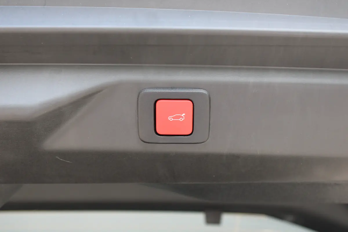 1.6 plug-in Hybrid 195pk GT | Automaat | Navigatie | Camera | Panorama/schuifdak | Luxe stoelen | Massage | 3.750km |