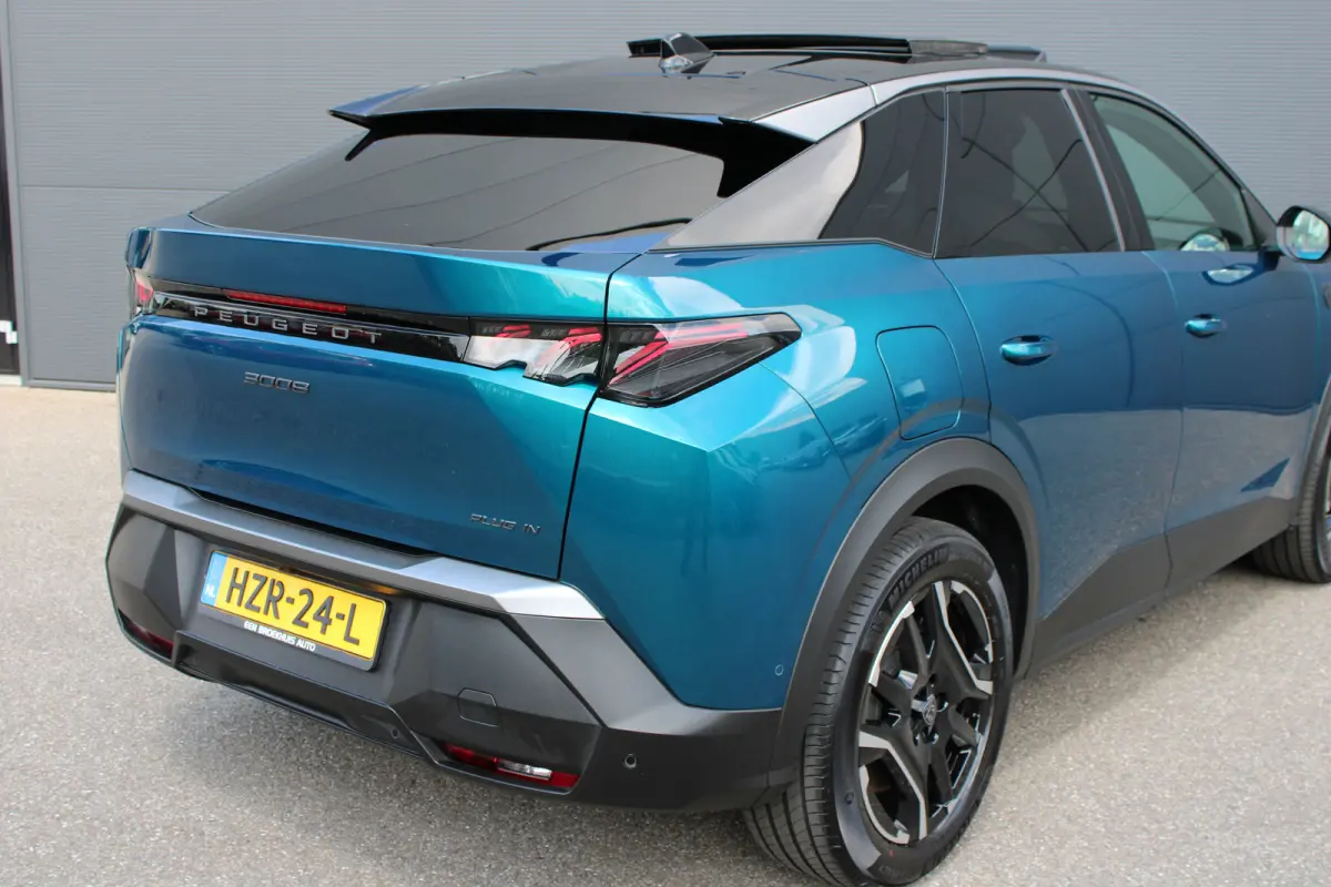 1.6 plug-in Hybrid 195pk GT | Automaat | Navigatie | Camera | Panorama/schuifdak | Luxe stoelen | Massage | 3.750km |