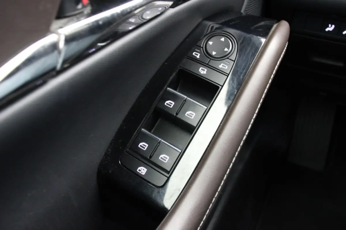 2.0 e-SkyActiv-G M Hybrid Comfort - Carplay, Camera, Leer, Headup Display, Stoelverw.