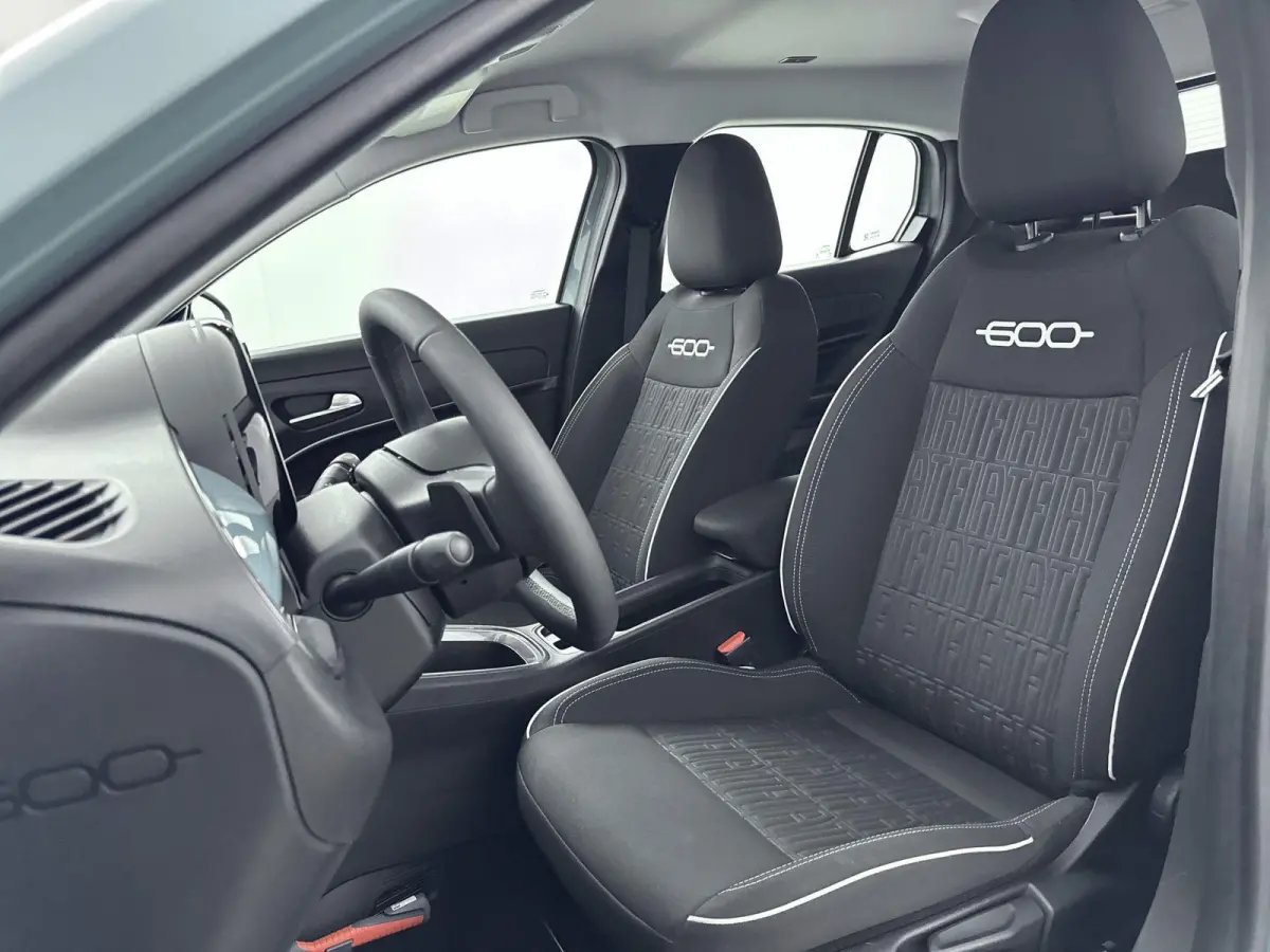 110pk Hybrid Automaat Urban | Camera | voorruitverwarming | Navigatie | Carplay