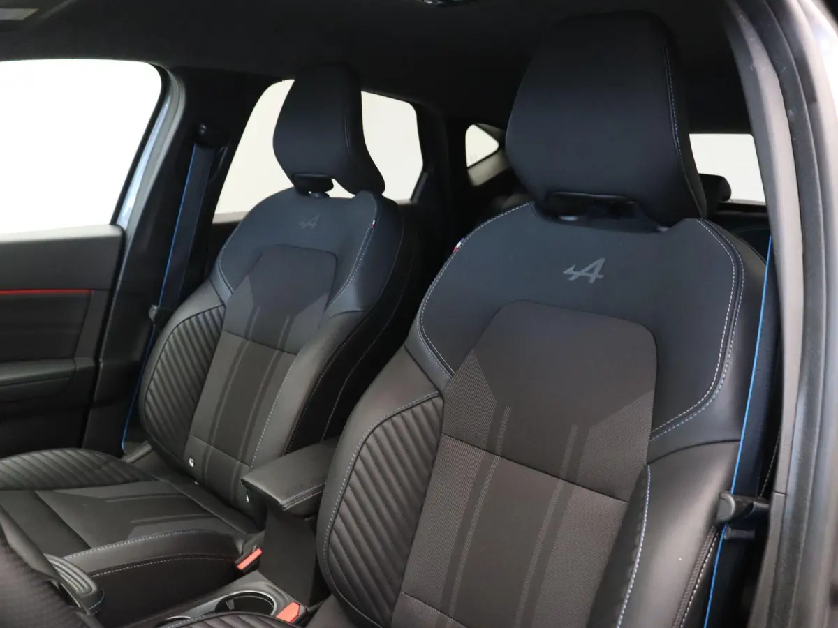 1.6 E-Tech full hybrid 145 esprit Alpine | Adaptive cruise control | Climate control | Stuurverwarming | Apple carplay / Android auto | Lichtmetalen velgen 19'' |