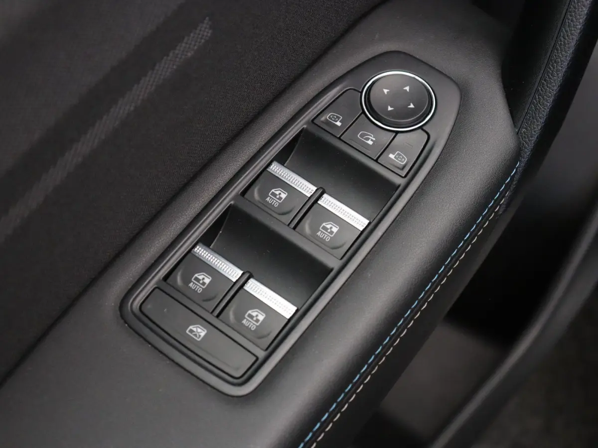 1.6 E-Tech full hybrid 145 esprit Alpine | Adaptive cruise control | Climate control | Stuurverwarming | Apple carplay / Android auto | Lichtmetalen velgen 19'' |