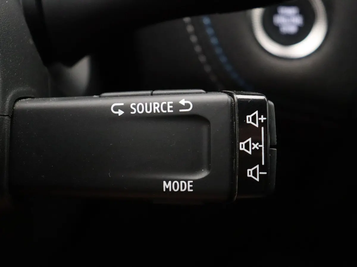 1.6 E-Tech full hybrid 145 esprit Alpine | Adaptive cruise control | Climate control | Stuurverwarming | Apple carplay / Android auto | Lichtmetalen velgen 19'' |