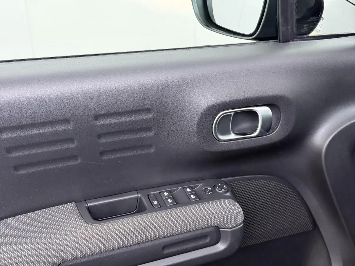 Shine 110pk | Automatische airco | Navigatie | Camera achter | Parkeersensoren | Cruise control | HiFi systeem | Apple Carplay en Android auto