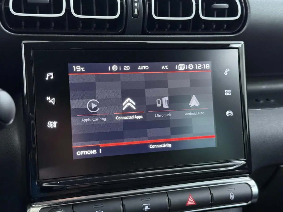 Shine 110pk | Automatische airco | Navigatie | Camera achter | Parkeersensoren | Cruise control | HiFi systeem | Apple Carplay en Android auto