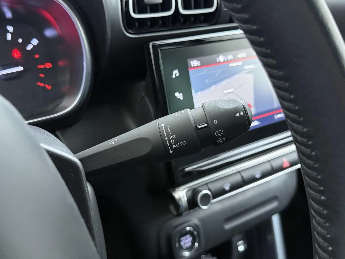 Shine 110pk | Automatische airco | Navigatie | Camera achter | Parkeersensoren | Cruise control | HiFi systeem | Apple Carplay en Android auto