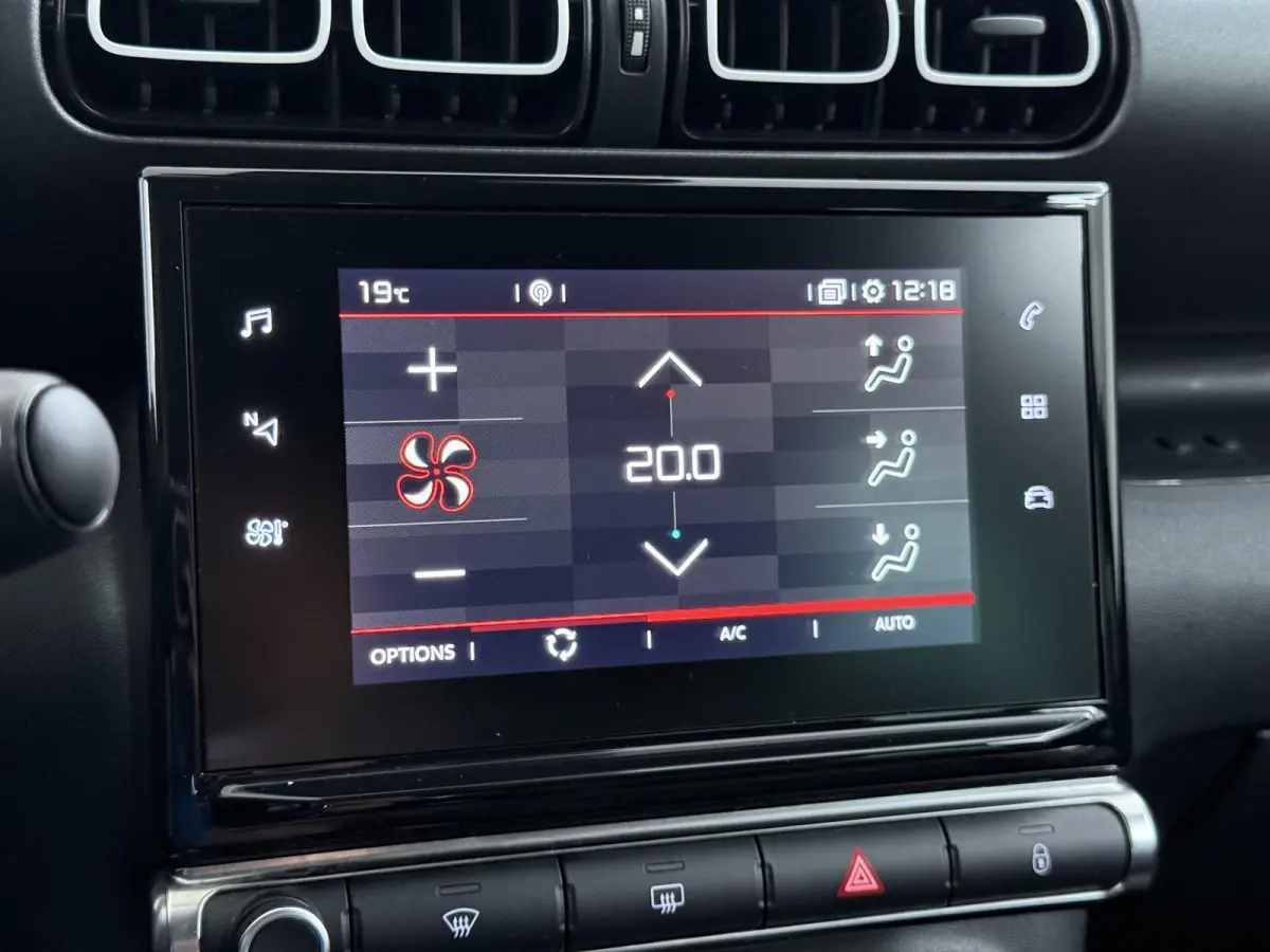 Shine 110pk | Automatische airco | Navigatie | Camera achter | Parkeersensoren | Cruise control | HiFi systeem | Apple Carplay en Android auto